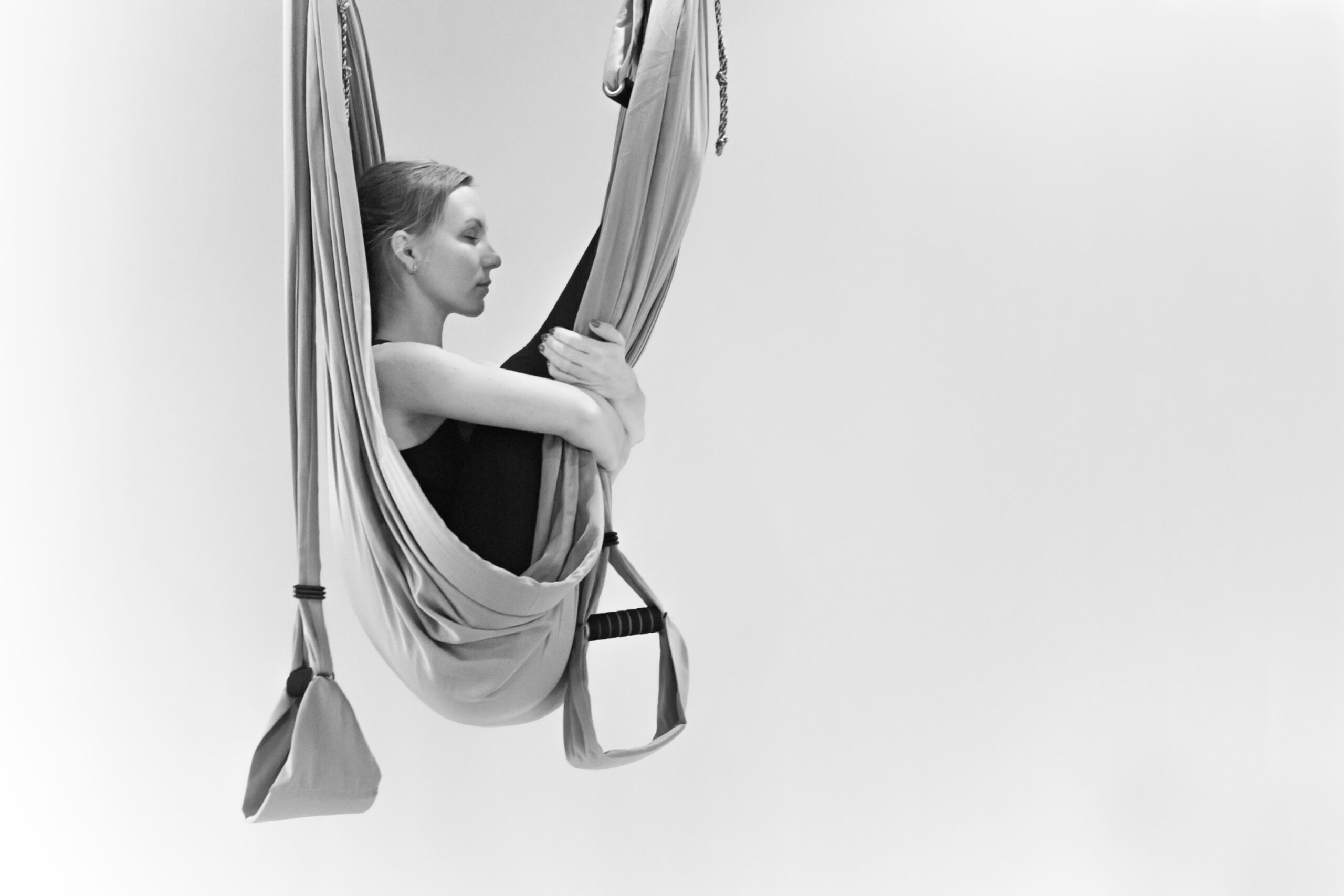 Girl,Has,Yoga,On,Trapezes